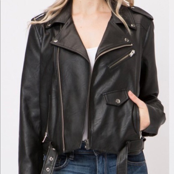 🌟HOST PICK🌟Moto Jacket In Faux Leather - Picture 3 of 8